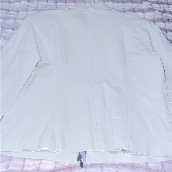 Pamela McCoy White‎ Leather Jacket with Vintage Perforations - Picture 12 of 16
